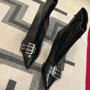 Black Heeled Boots with Chunky Heel and Glossy Finish